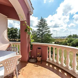 Laura Apartament Sukošan